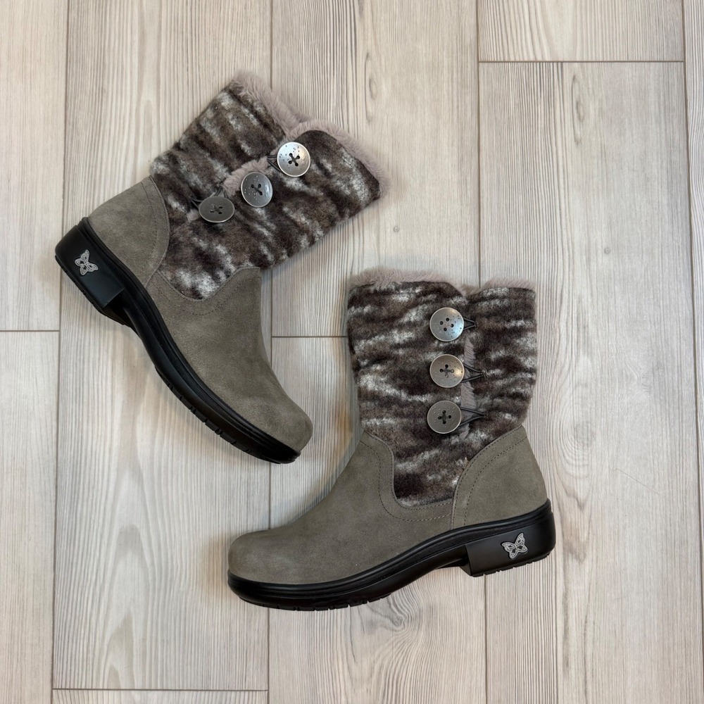 NEW Alegria by PG Lite Nanook Flint Fuzzy Grey Suede Fur Lined Button Boots 39